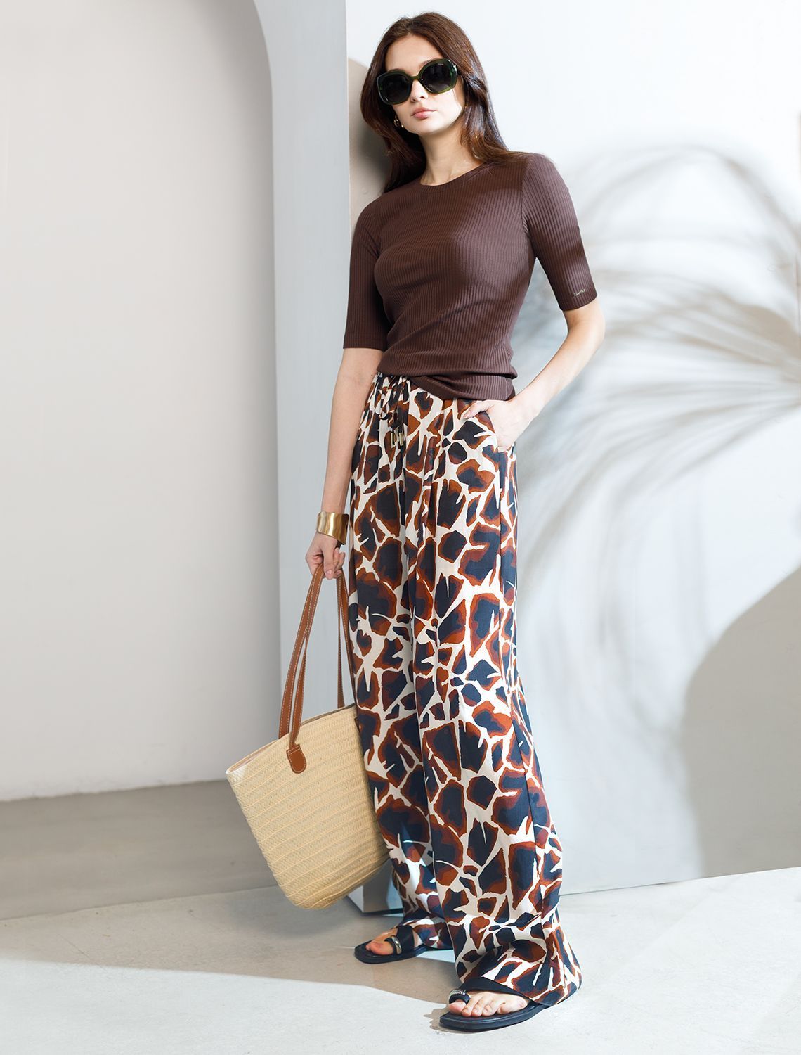 картинка Брюки женские бежевый-коричневый магазин Одежда+ являющийся официальным дистрибьютором в России 