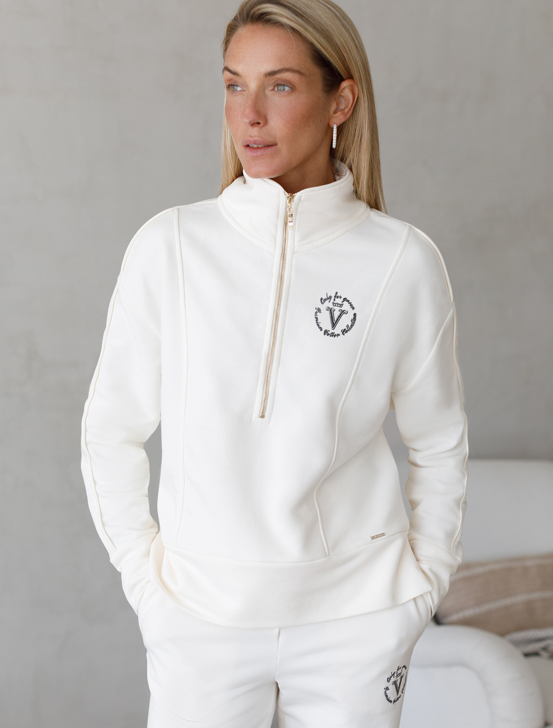 картинка Джемпер женский молочный от магазина Одежда+