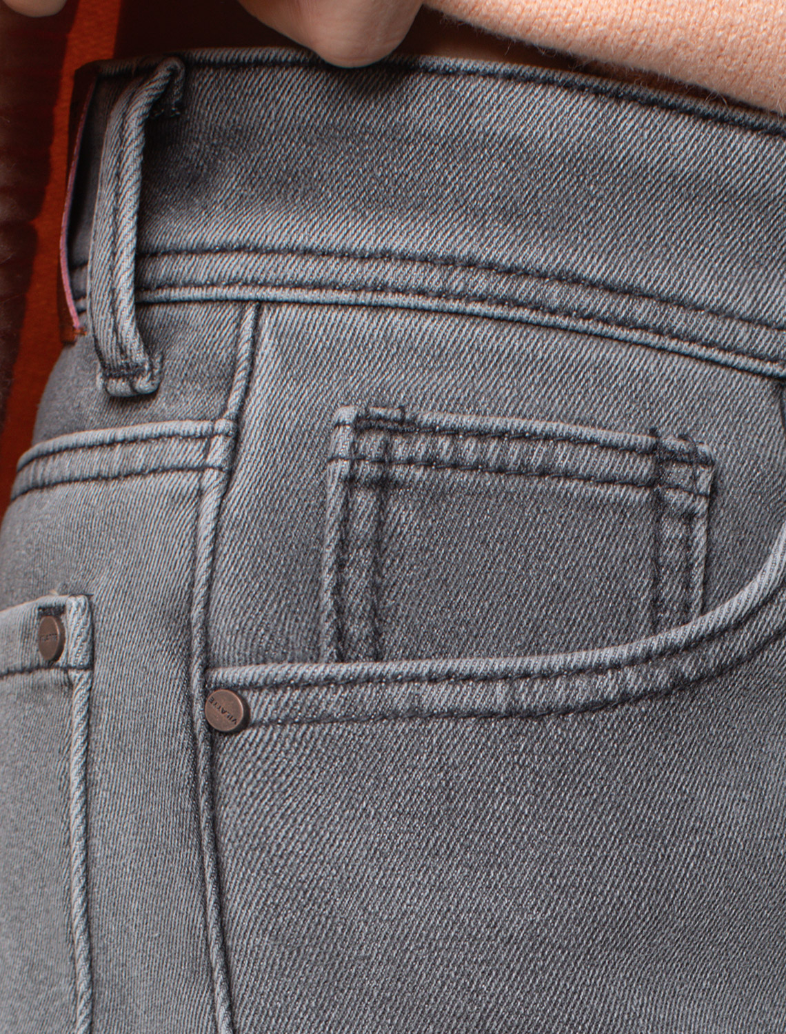 картинка Джинсы женские серый от магазина Одежда+