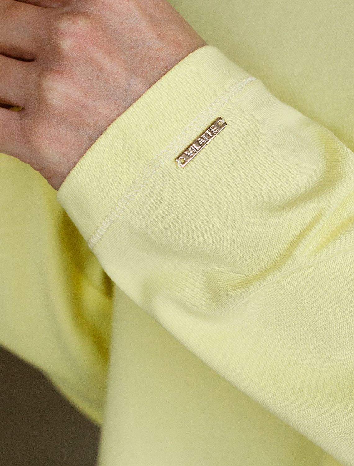 картинка Джемпер женский лимонный магазин Одежда+ являющийся официальным дистрибьютором в России 