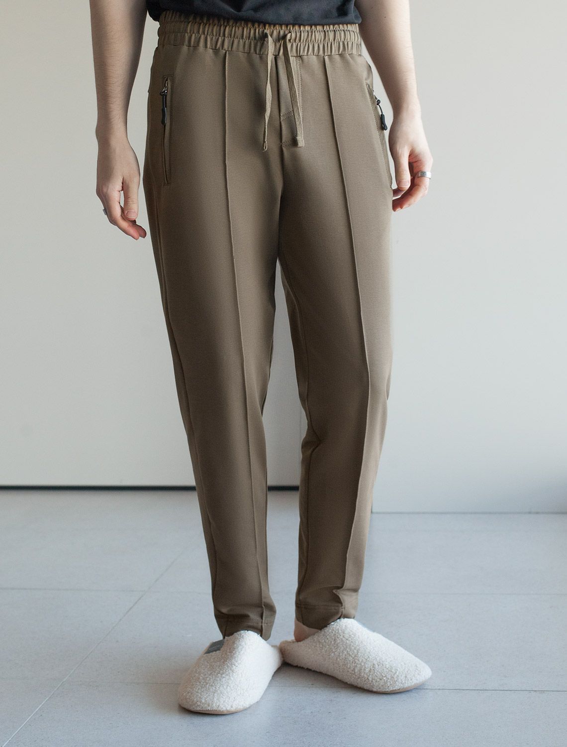 картинка Брюки мужские хаки магазин Одежда+ являющийся официальным дистрибьютором в России 