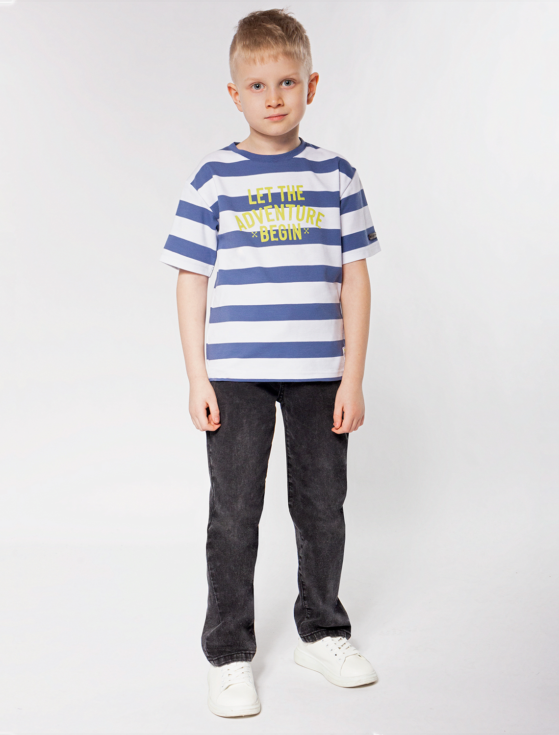 картинка Футболка для мальчика св.синий_белый_adventure от магазина Одежда+