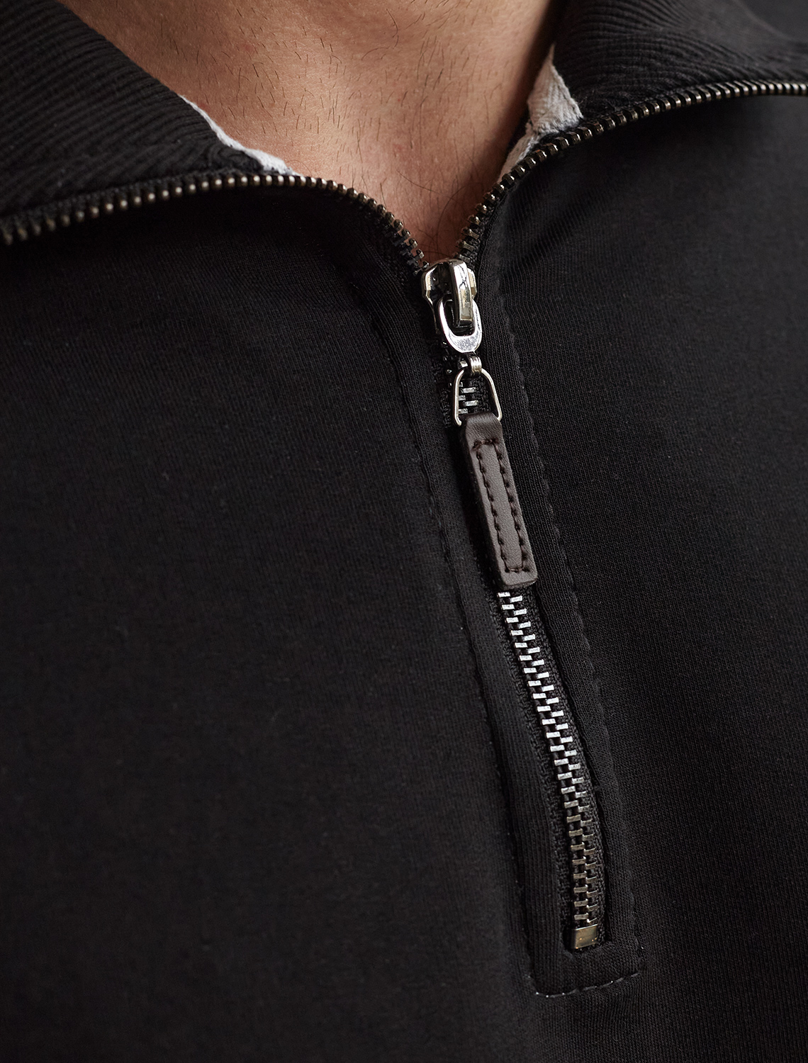 картинка Джемпер мужской черный магазин Одежда+ являющийся официальным дистрибьютором в России 