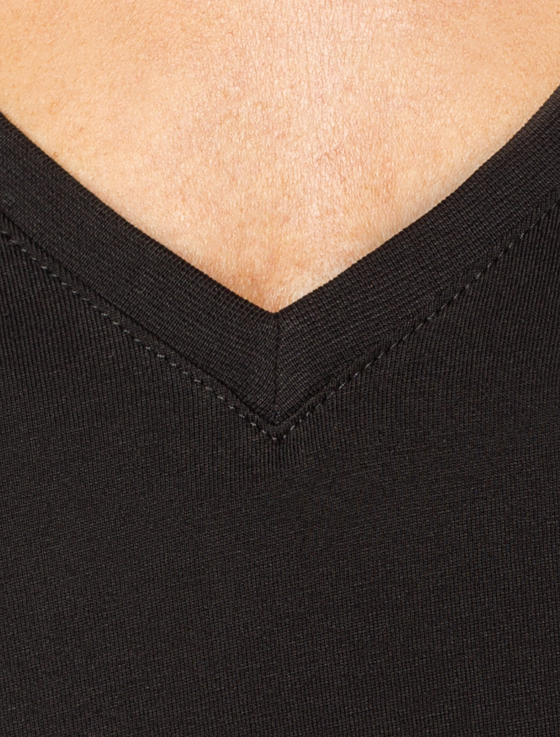 картинка Футболка женская черный от магазина Одежда+