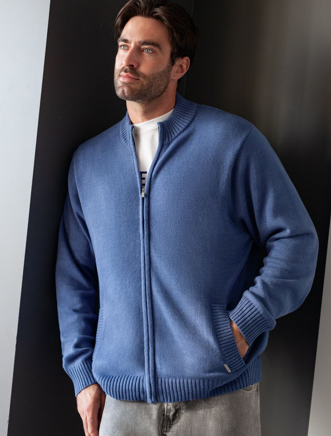 картинка Джемпер мужской светло-синий магазин Одежда+ являющийся официальным дистрибьютором в России 