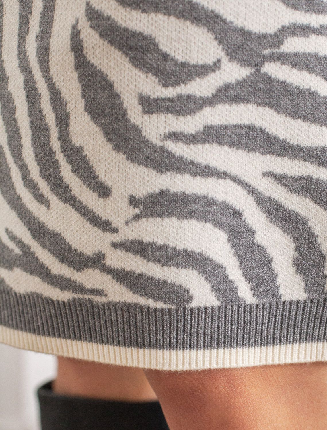 картинка Платье вязаное женское серый от магазина Одежда+