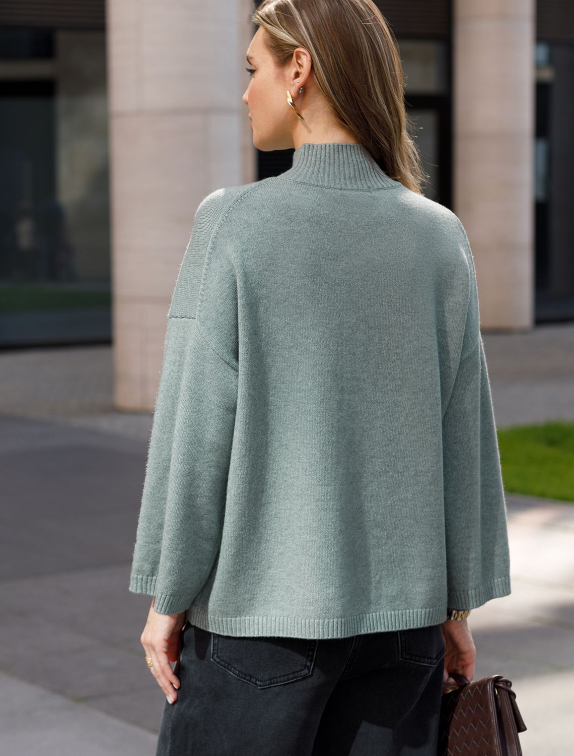 картинка Свитер женский светло-оливковый меланж от магазина Одежда+