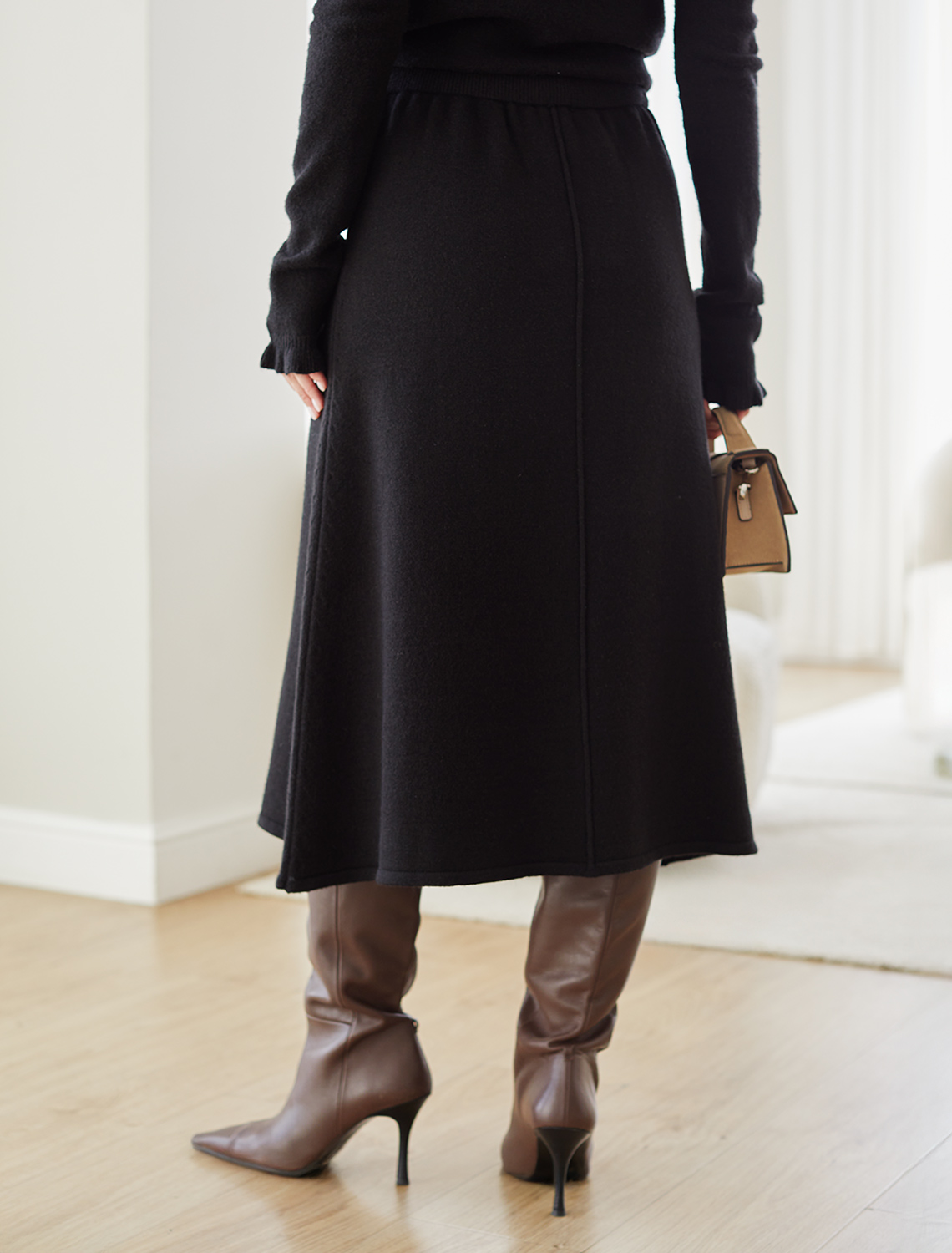 картинка Юбка женская черный магазин Одежда+ являющийся официальным дистрибьютором в России 