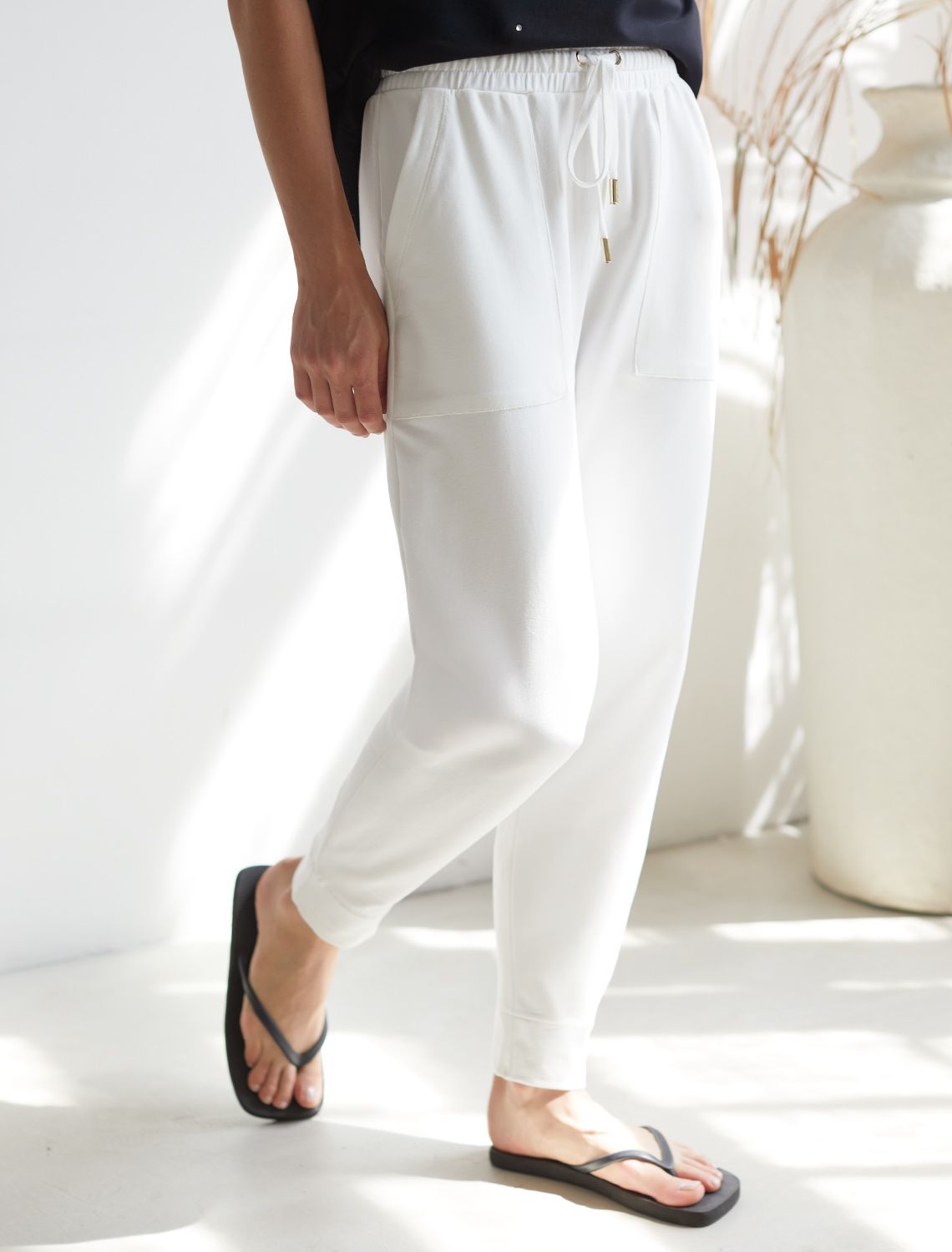 картинка Брюки женские молочный от магазина Одежда+