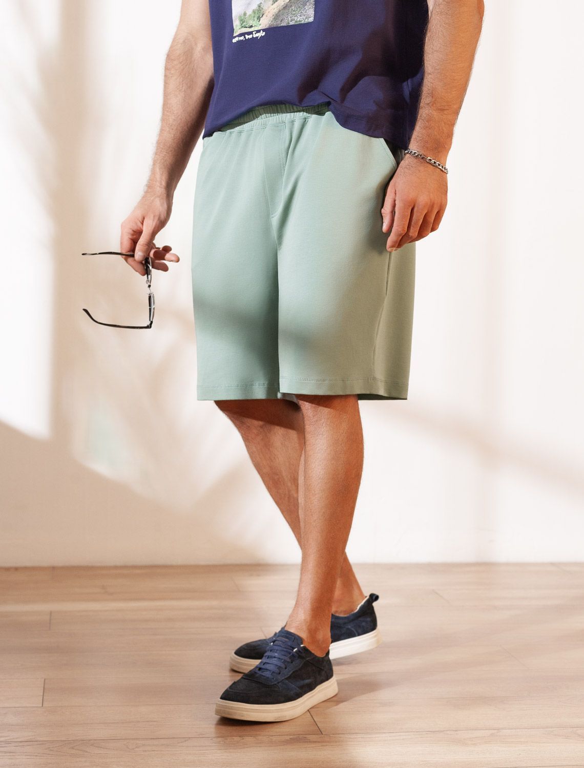 картинка Шорты мужские св.оливковый магазин Одежда+ являющийся официальным дистрибьютором в России 