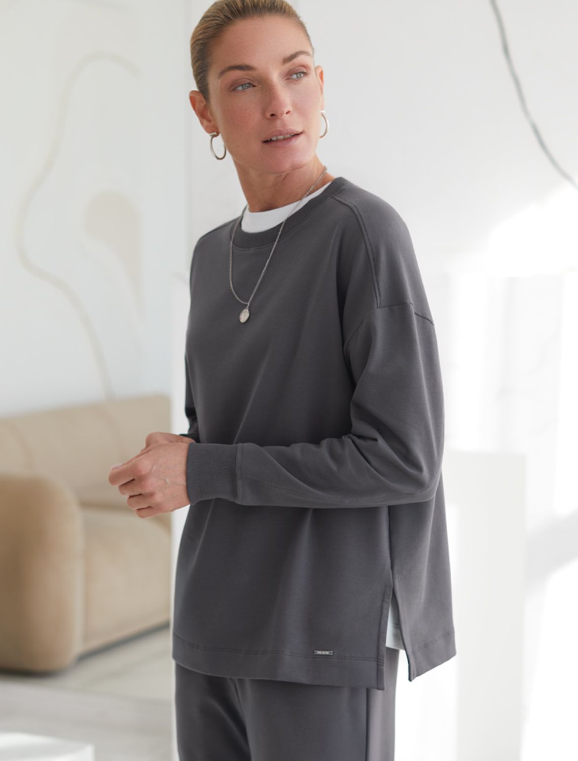 картинка Джемпер женский темно-серый магазин Одежда+ являющийся официальным дистрибьютором в России 