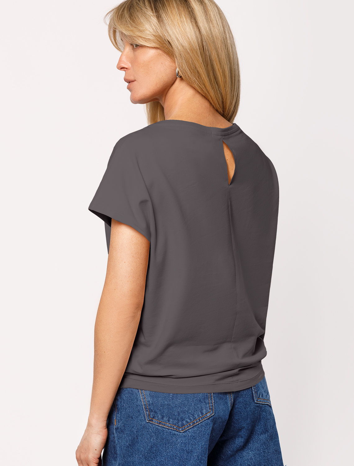 картинка Футболка женская серый_небо от магазина Одежда+