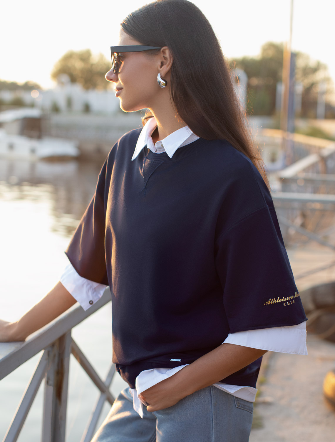 картинка Футболка женская т.синий_athleisure_mood магазин Одежда+ являющийся официальным дистрибьютором в России 