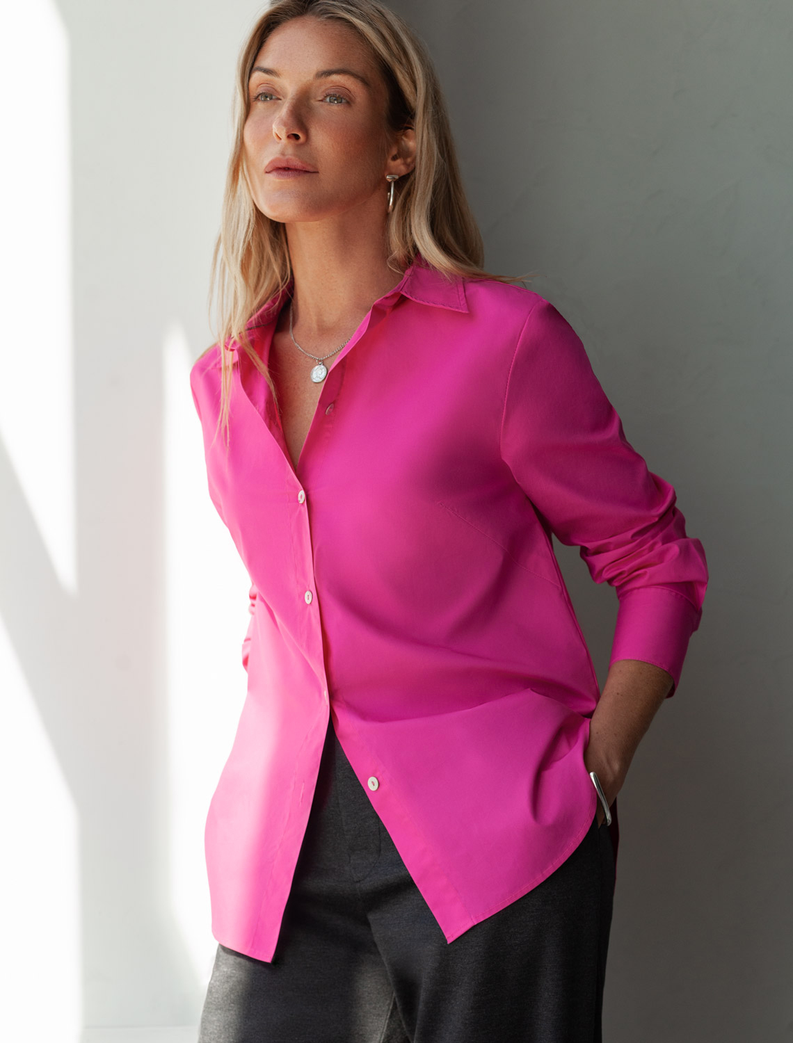 картинка Блузка женская фуксия магазин Одежда+ являющийся официальным дистрибьютором в России 