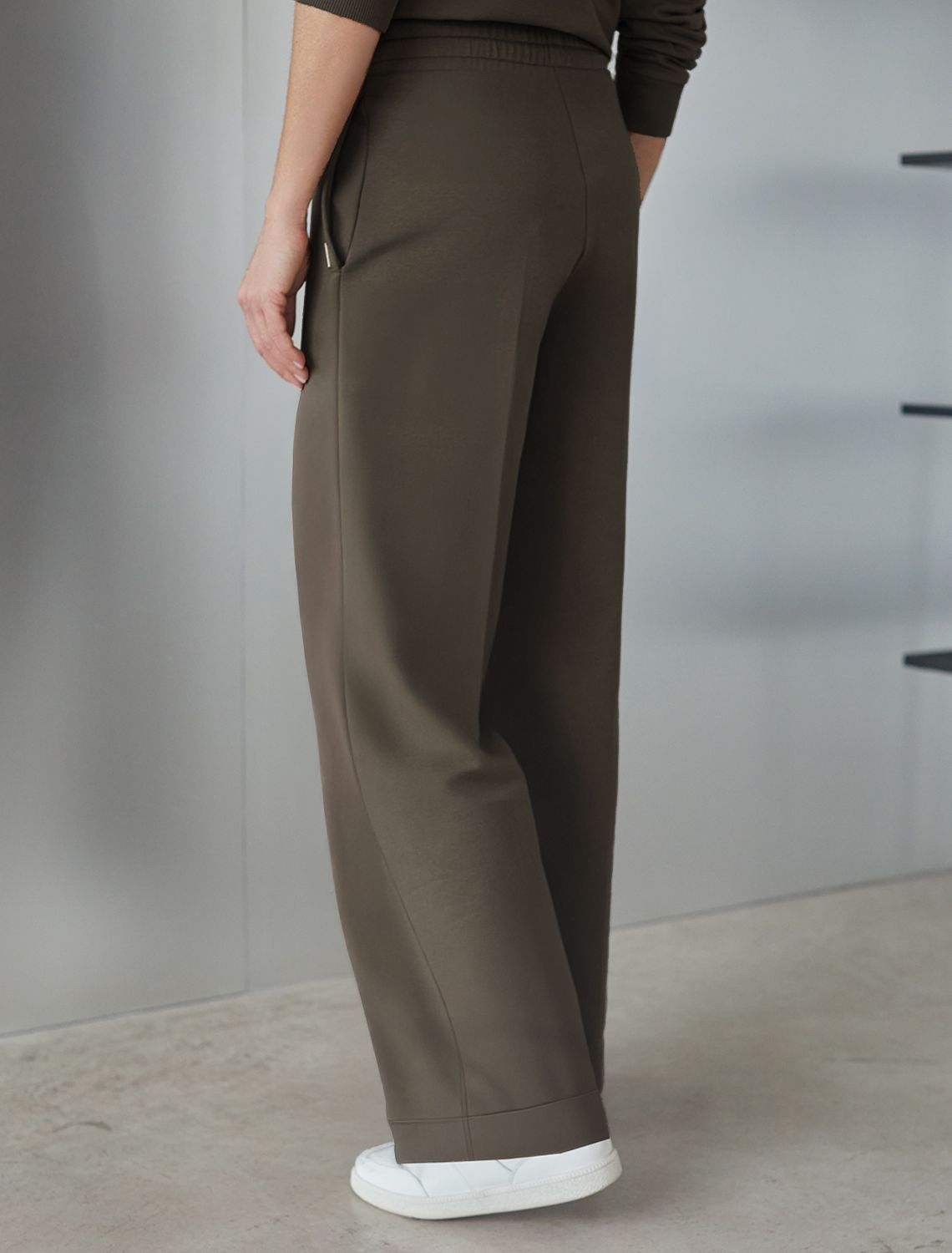 картинка Брюки женские хаки от магазина Одежда+