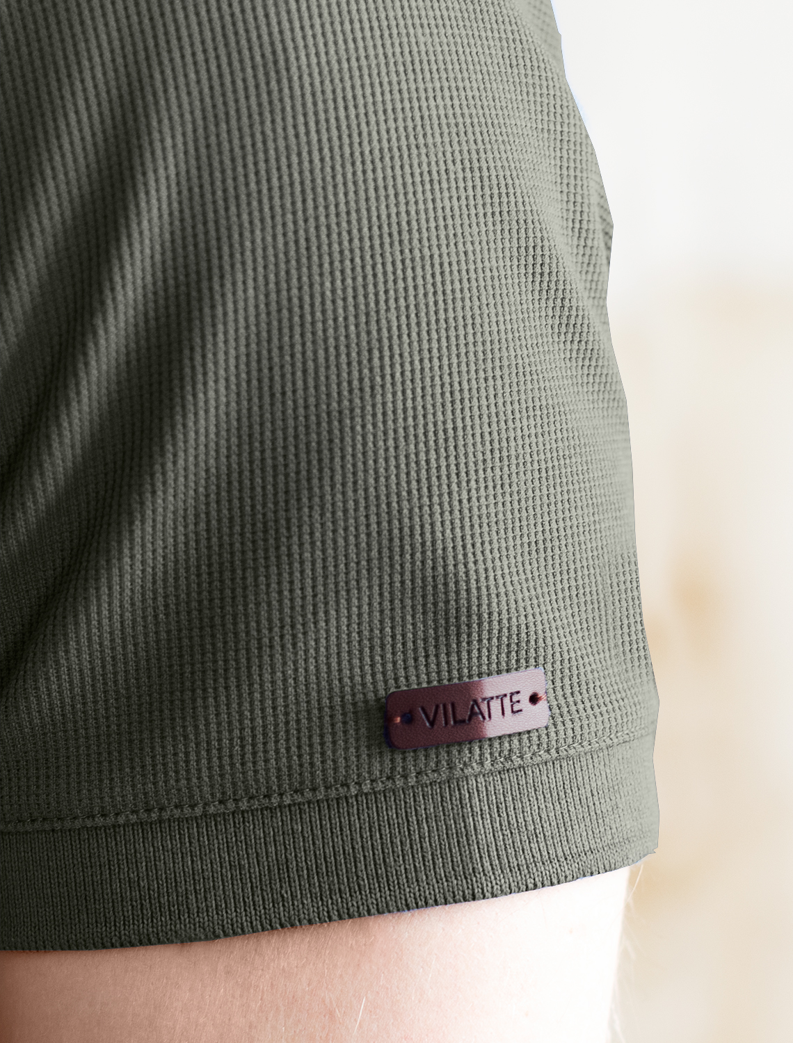 картинка Футболка мужская хаки от магазина Одежда+