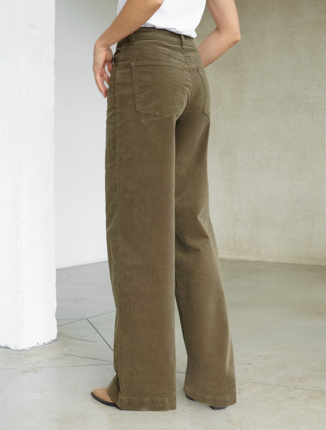 картинка Брюки женские хаки магазин Одежда+ являющийся официальным дистрибьютором в России 