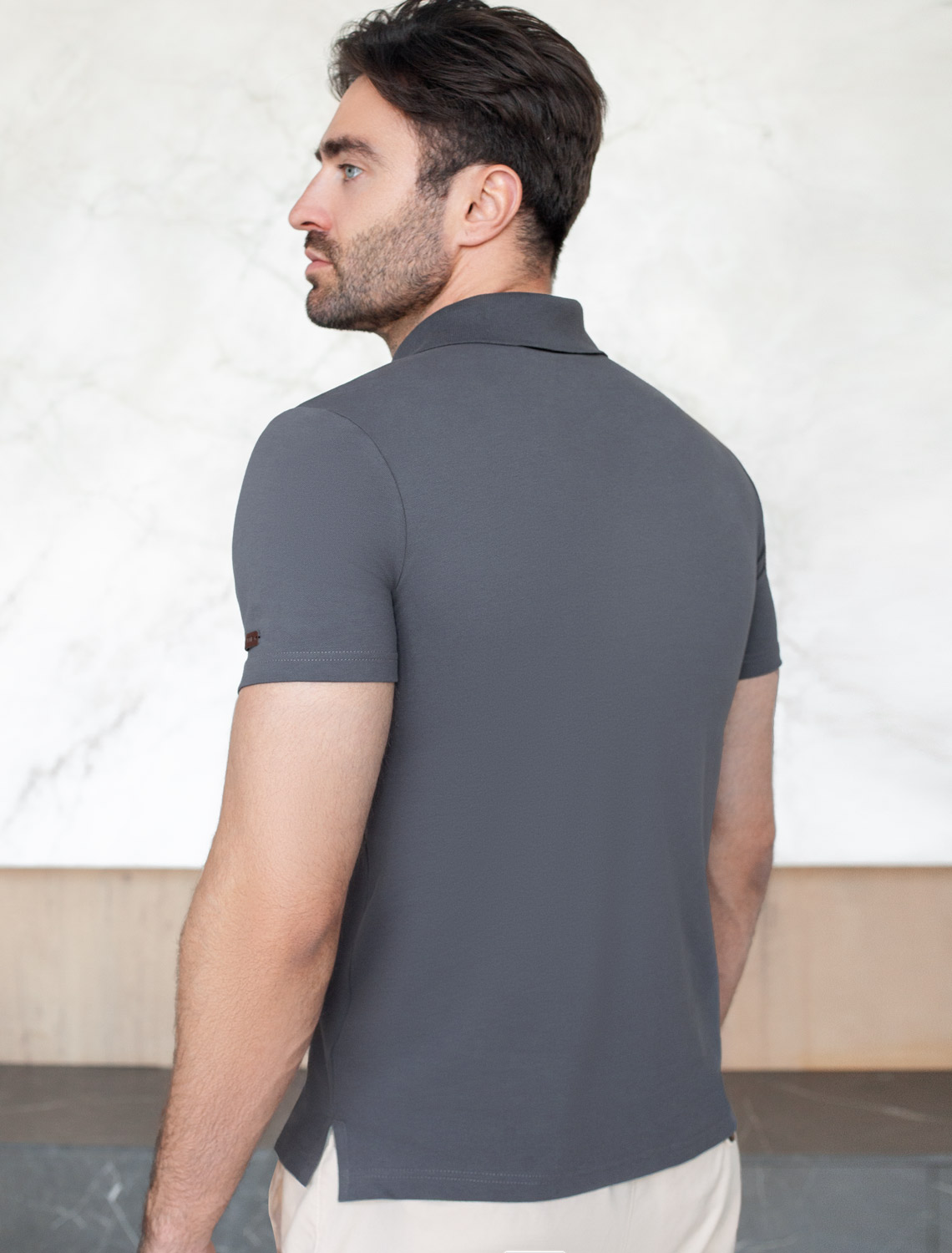 картинка Футболка мужская т.серый однотонный от магазина Одежда+