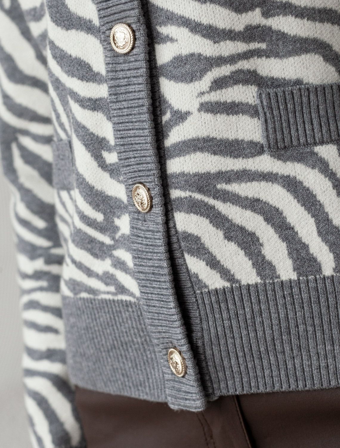 картинка Кардиган женский серый магазин Одежда+ являющийся официальным дистрибьютором в России 