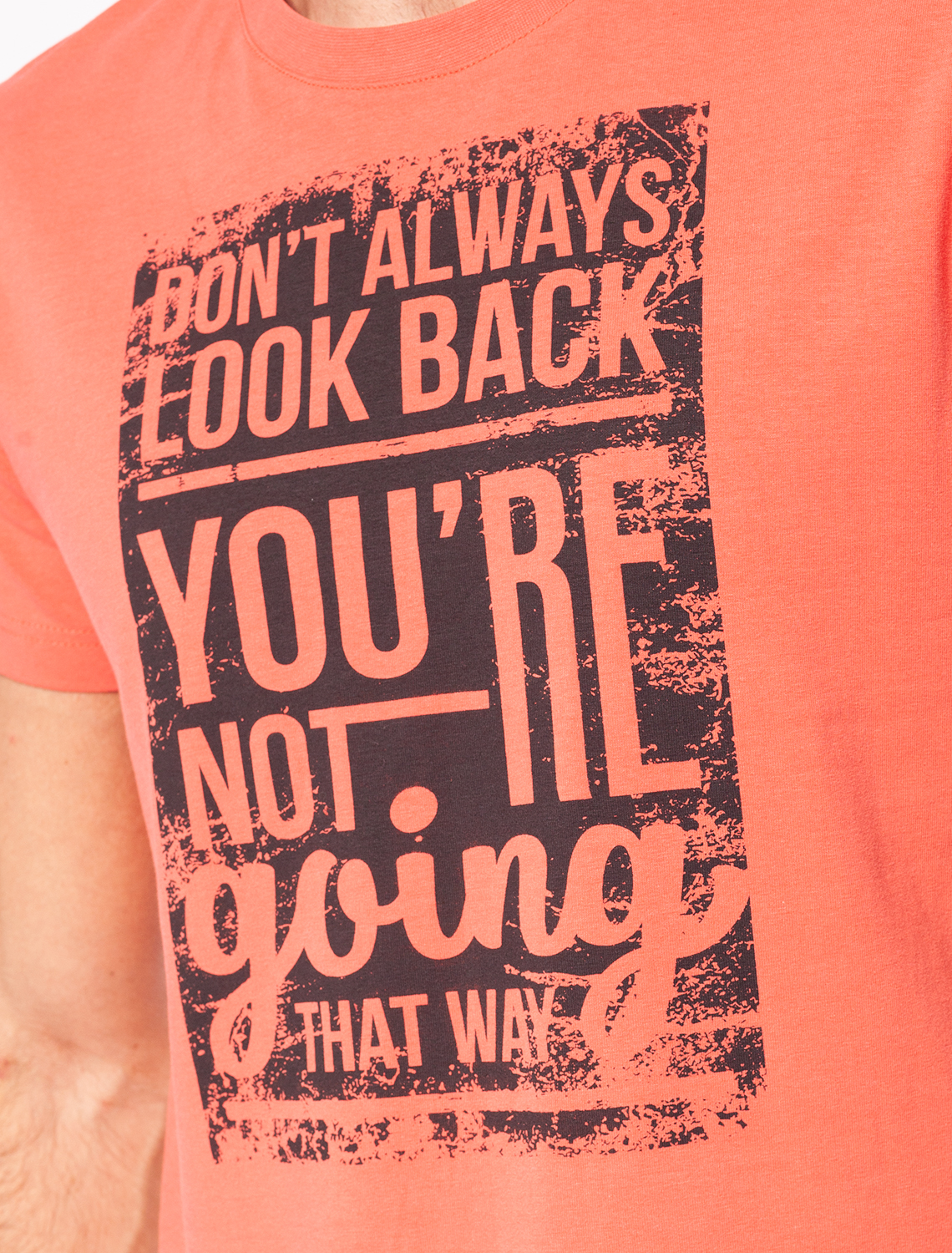картинка Футболка мужская коралловый_dont_look_back от магазина Одежда+