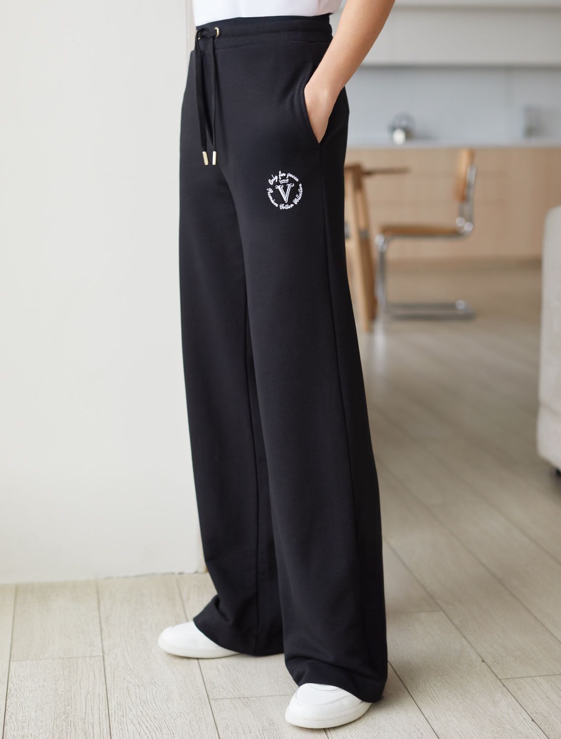 картинка Брюки женские черный магазин Одежда+ являющийся официальным дистрибьютором в России 