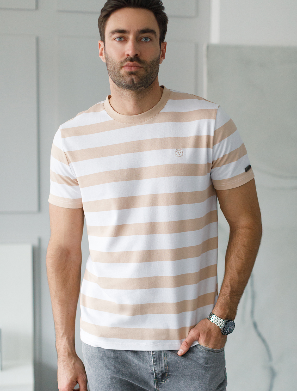 картинка Футболка мужская бежевый-белый от магазина Одежда+