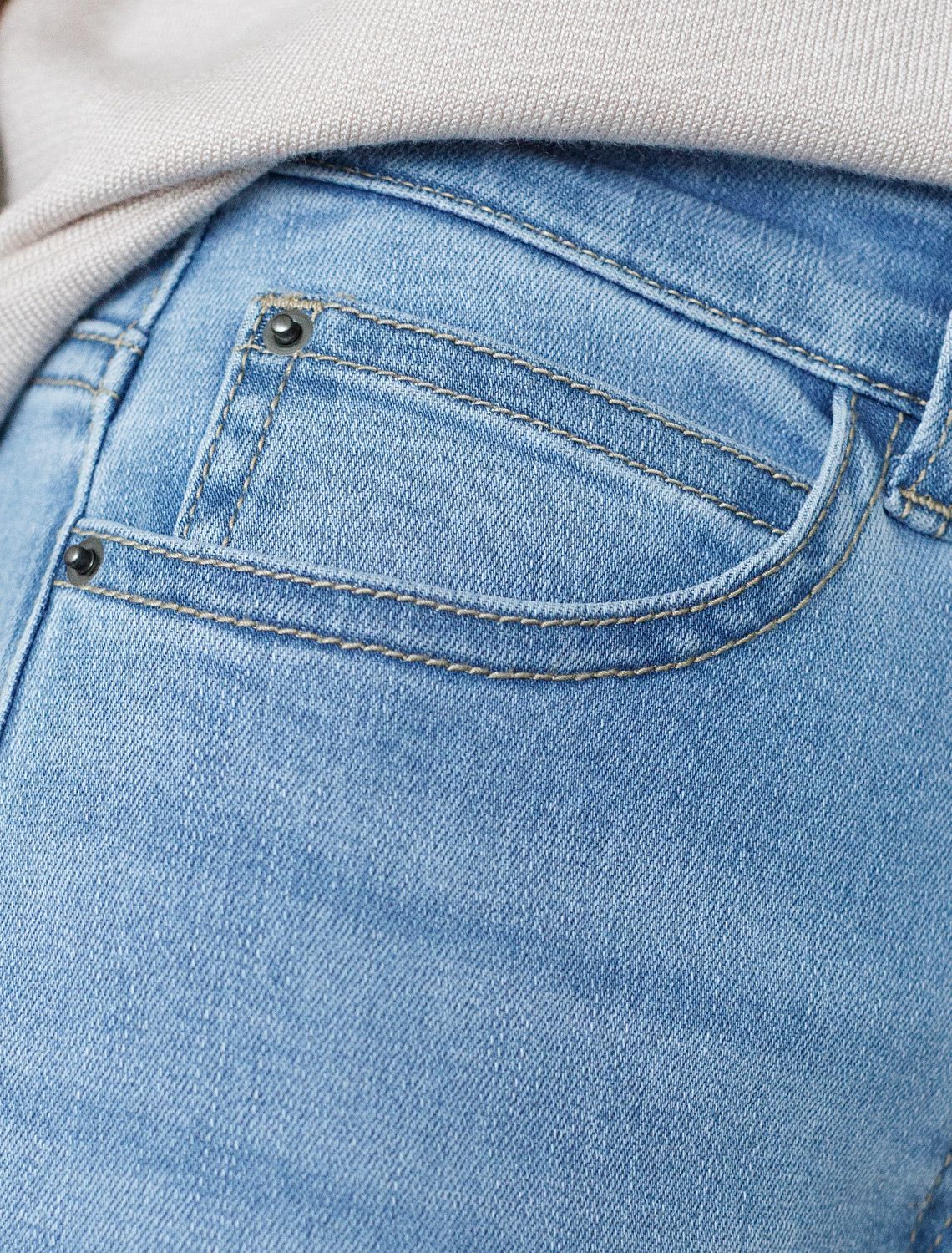 картинка Джинсы женские голубой от магазина Одежда+