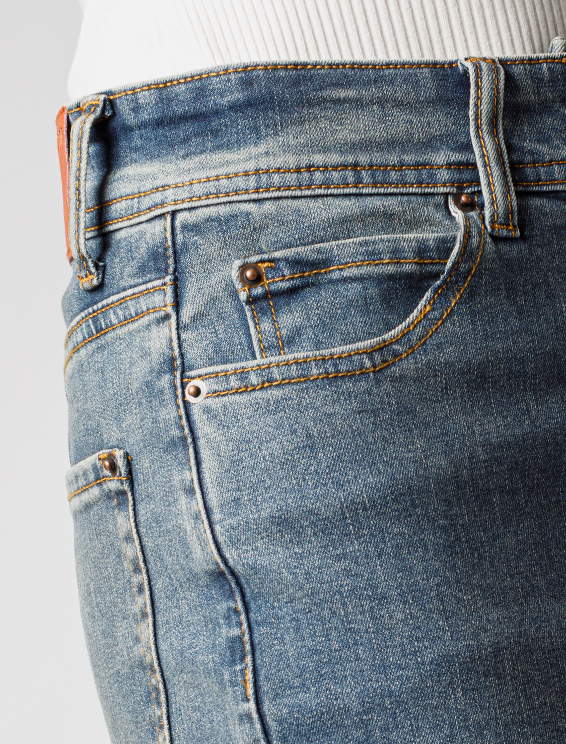 картинка Джинсы женские серо-голубой магазин Одежда+ являющийся официальным дистрибьютором в России 