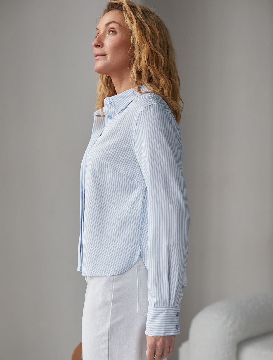 картинка Блузка женская белый-голубой от магазина Одежда+