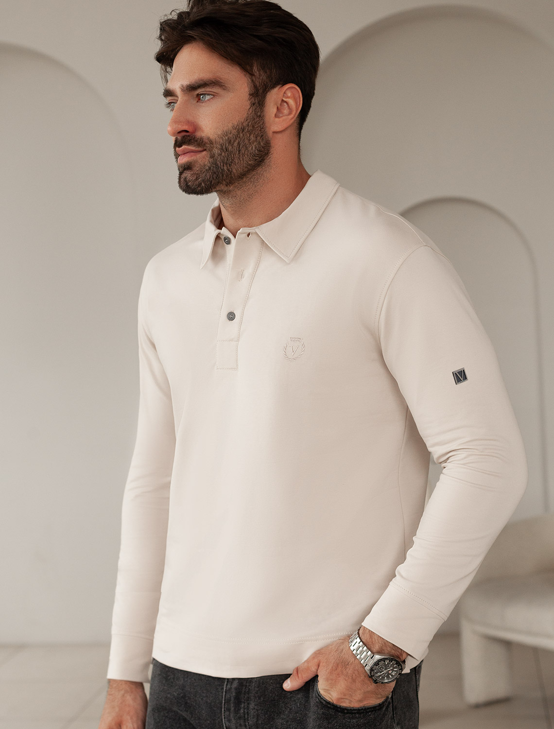 картинка Джемпер мужской св.бежевый магазин Одежда+ являющийся официальным дистрибьютором в России 