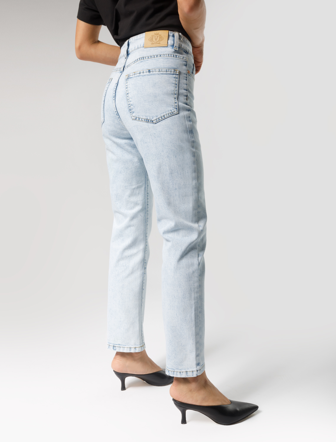 картинка Джинсы женские светло-голубой от магазина Одежда+