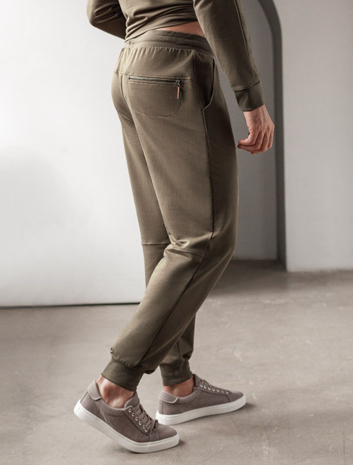 картинка Брюки мужские хаки магазин Одежда+ являющийся официальным дистрибьютором в России 