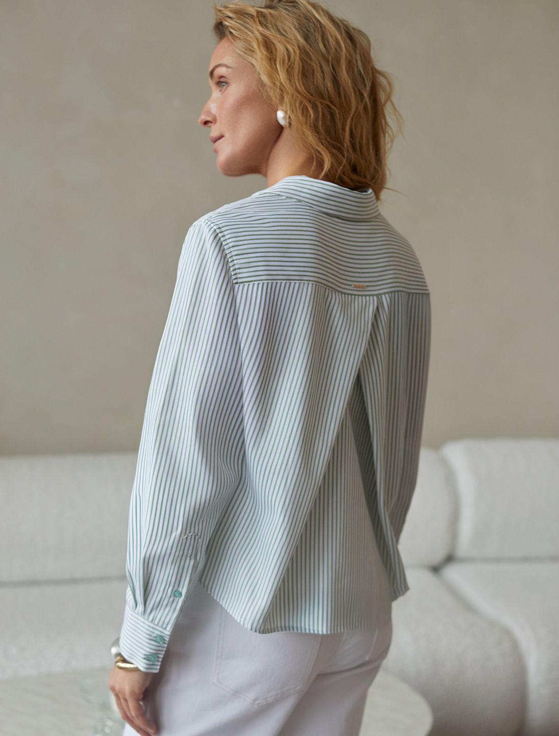 картинка Блузка женская белый-фисташковый магазин Одежда+ являющийся официальным дистрибьютором в России 