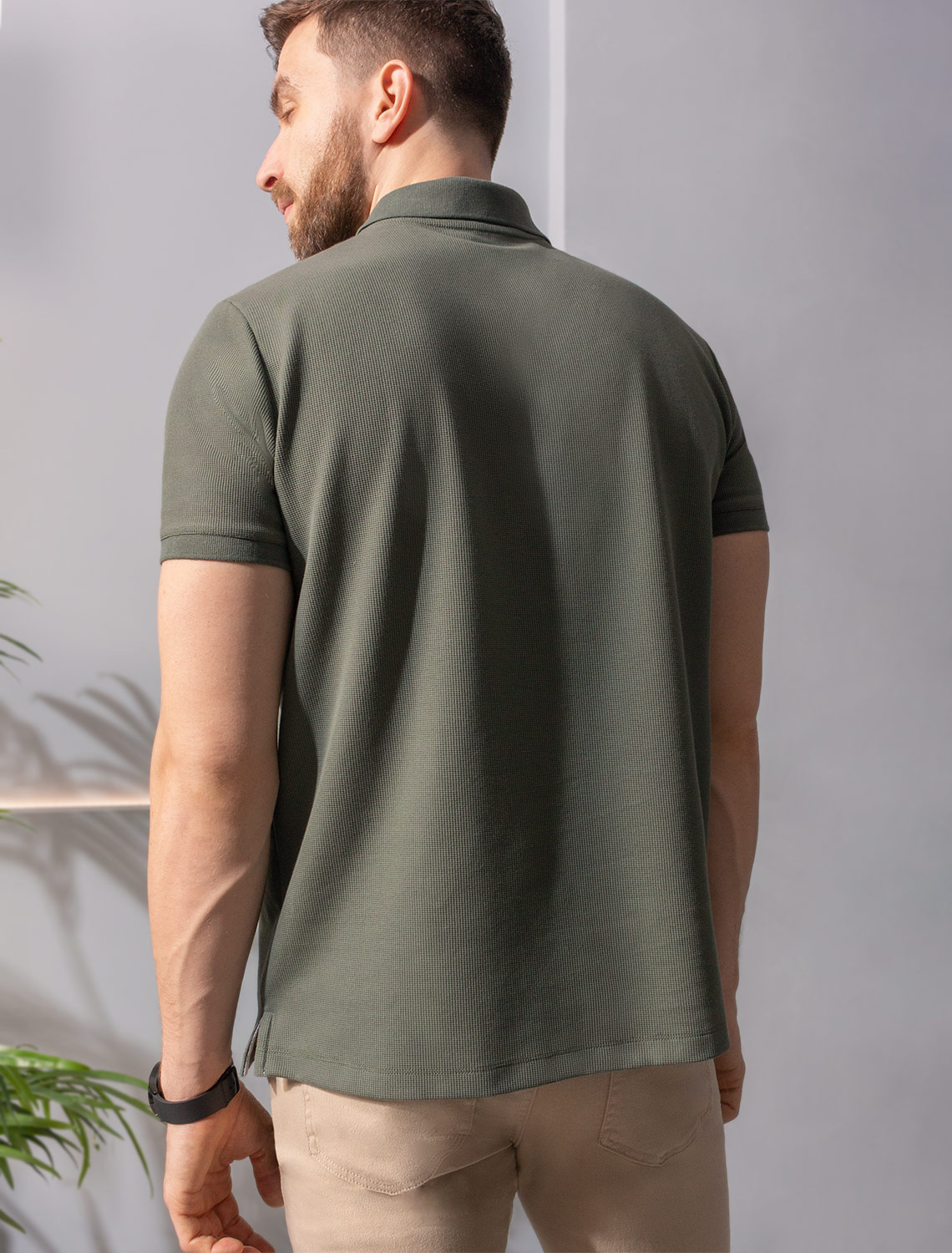 картинка Футболка мужская хаки от магазина Одежда+