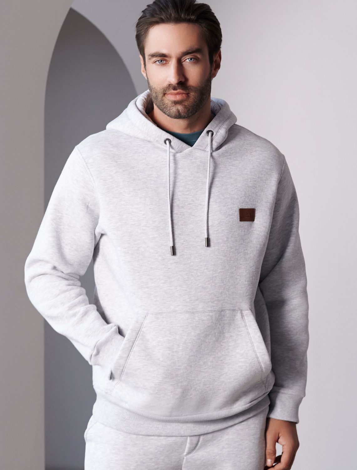 картинка Джемпер мужской св.серый меланж магазин Одежда+ являющийся официальным дистрибьютором в России 