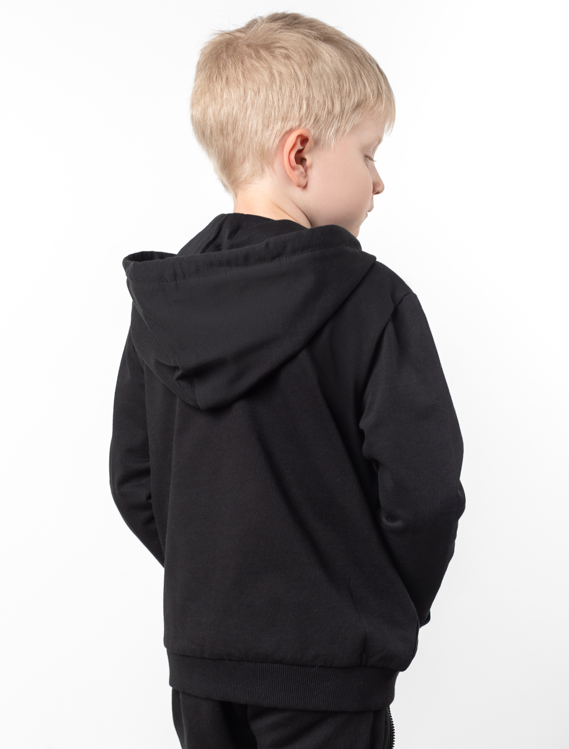 картинка Джемпер для мальчика черный от магазина Одежда+