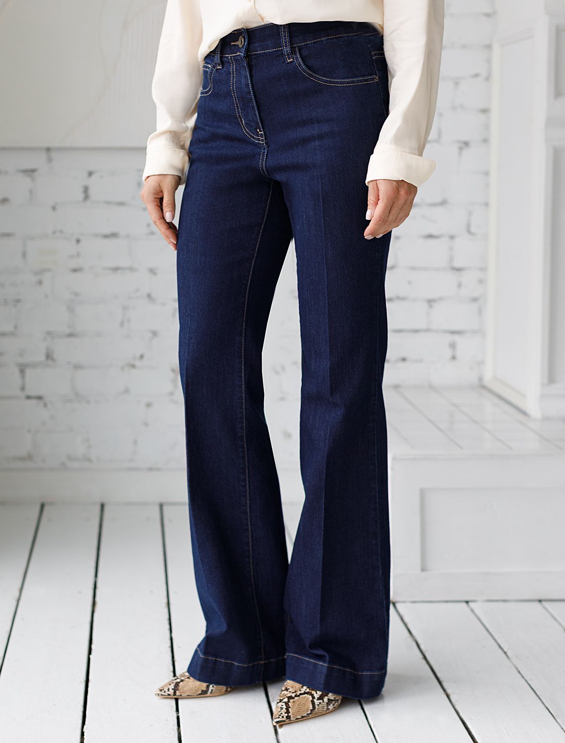 картинка Джинсы женские темно-синий магазин Одежда+ являющийся официальным дистрибьютором в России 