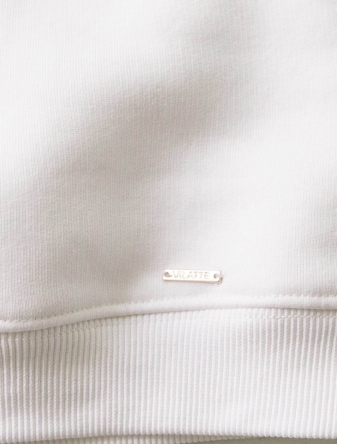 картинка Джемпер для девочки молочный от магазина Одежда+