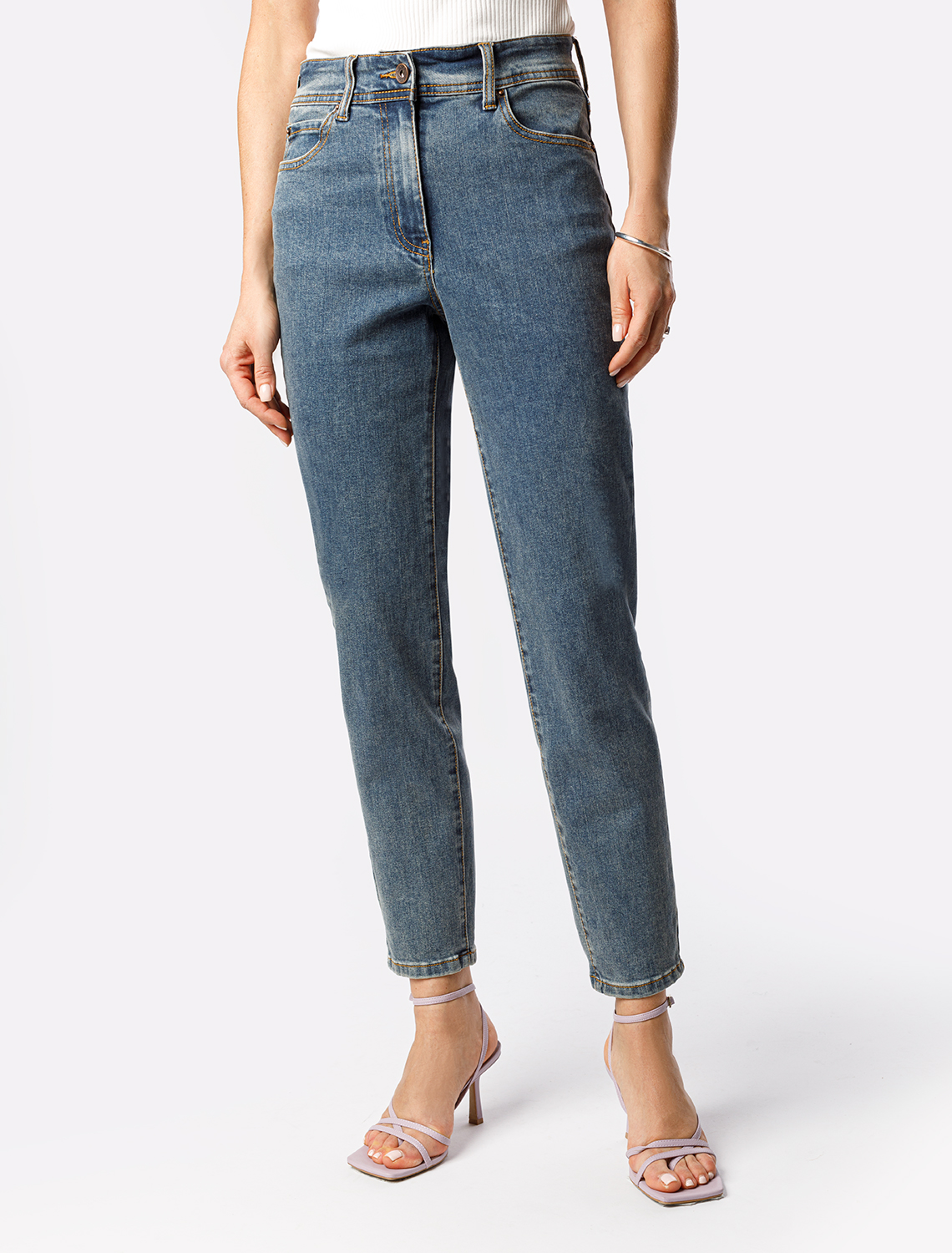 картинка Джинсы женские серо-голубой от магазина Одежда+