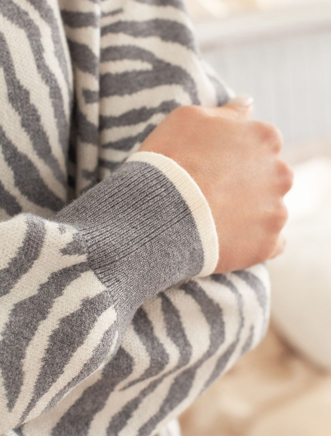 картинка Платье вязаное женское серый от магазина Одежда+