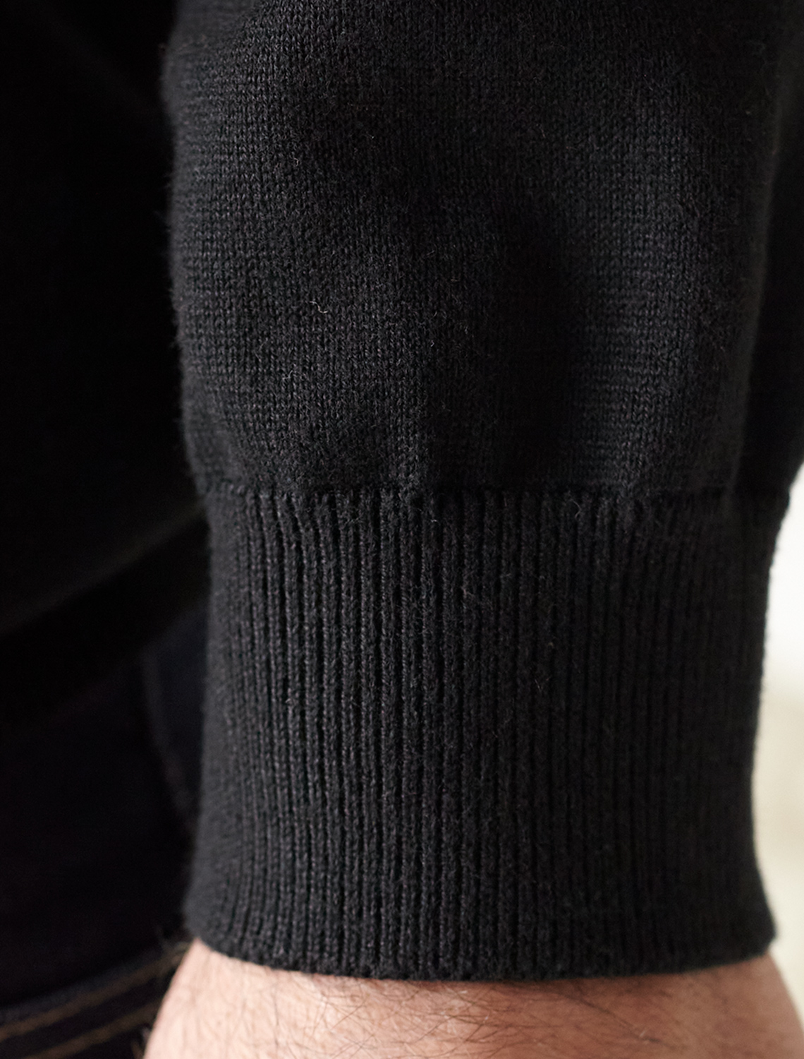 картинка Джемпер мужской черный от магазина Одежда+