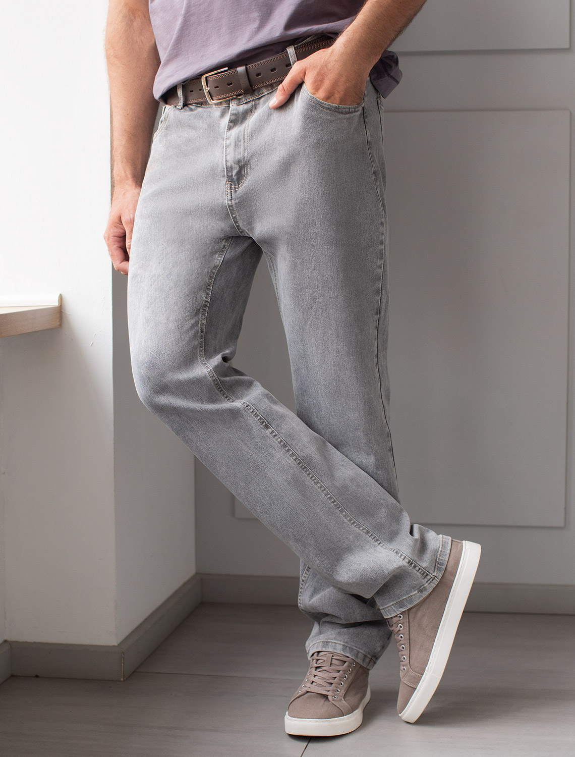 картинка Джинсы мужские серый магазин Одежда+ являющийся официальным дистрибьютором в России 