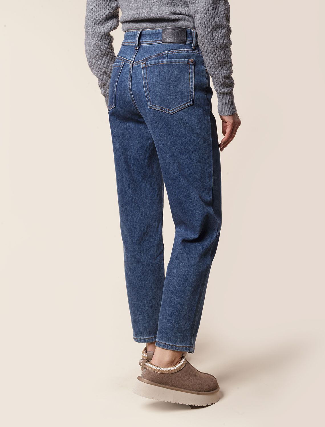 картинка Джинсы женские серо-голубой от магазина Одежда+