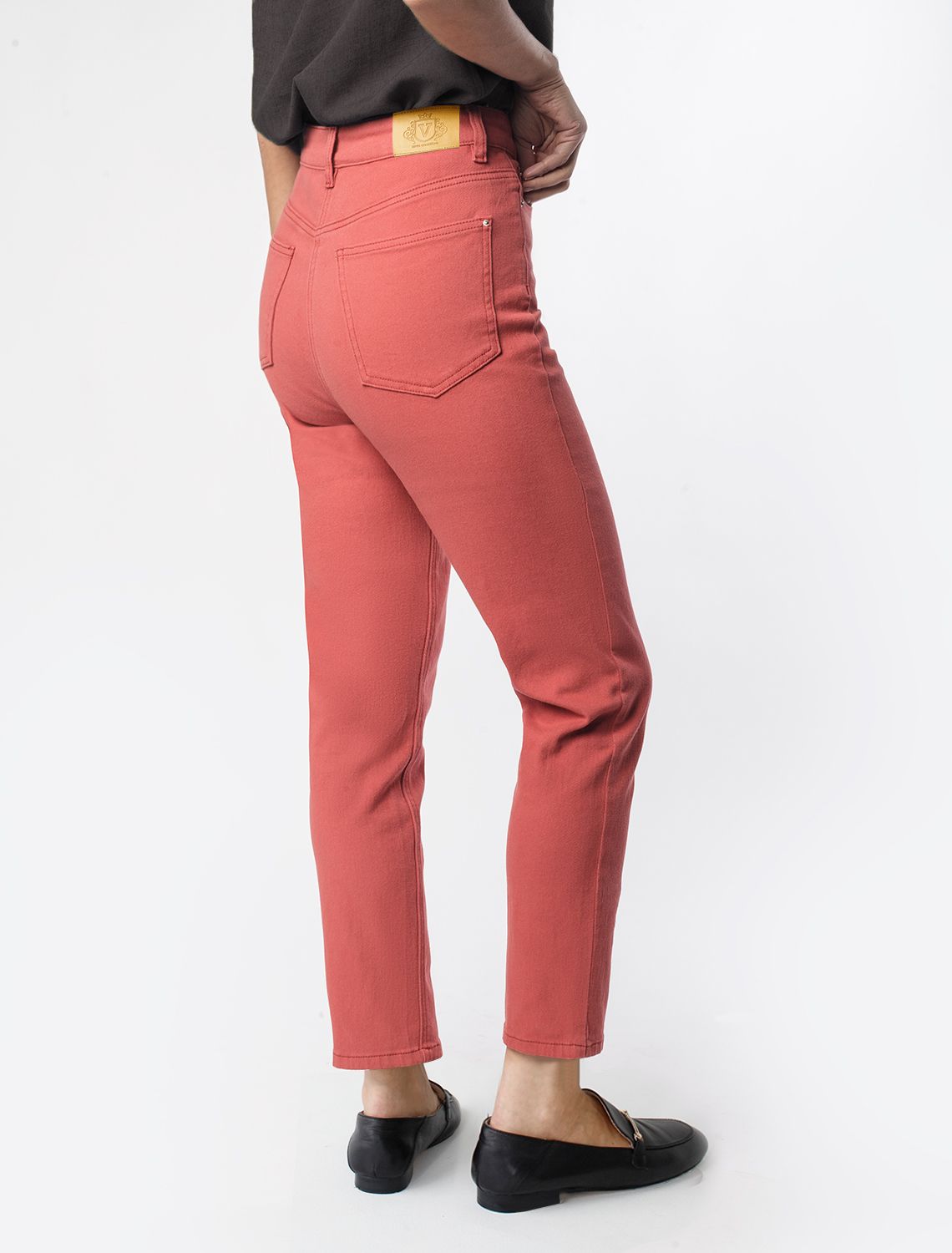 картинка Джинсы женские темно-коралловый магазин Одежда+ являющийся официальным дистрибьютором в России 