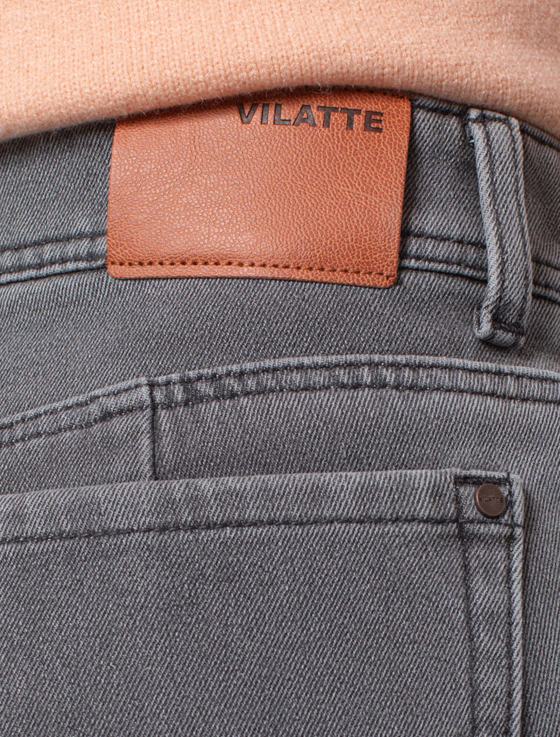 картинка Джинсы женские серый от магазина Одежда+