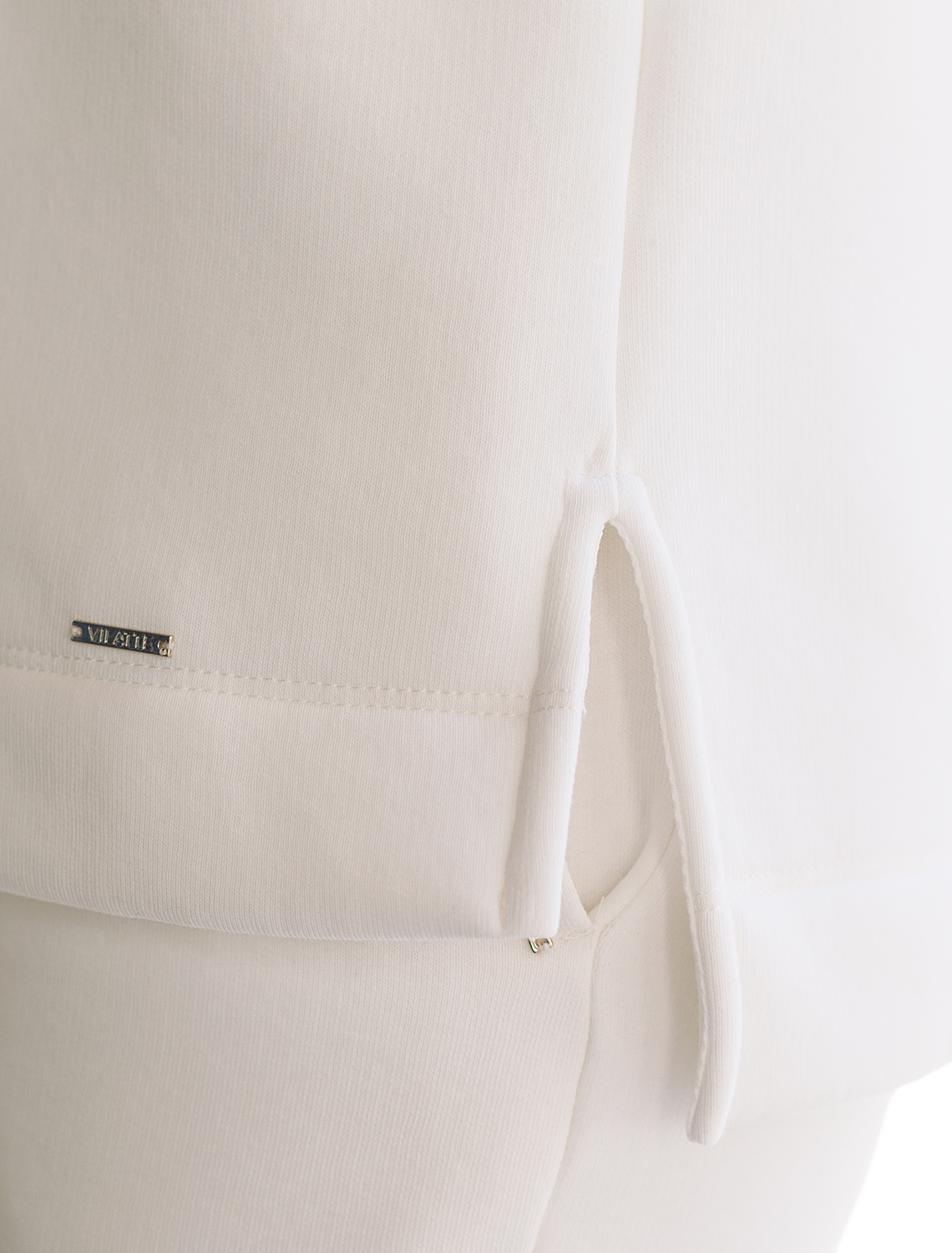 картинка Джемпер женский белый от магазина Одежда+