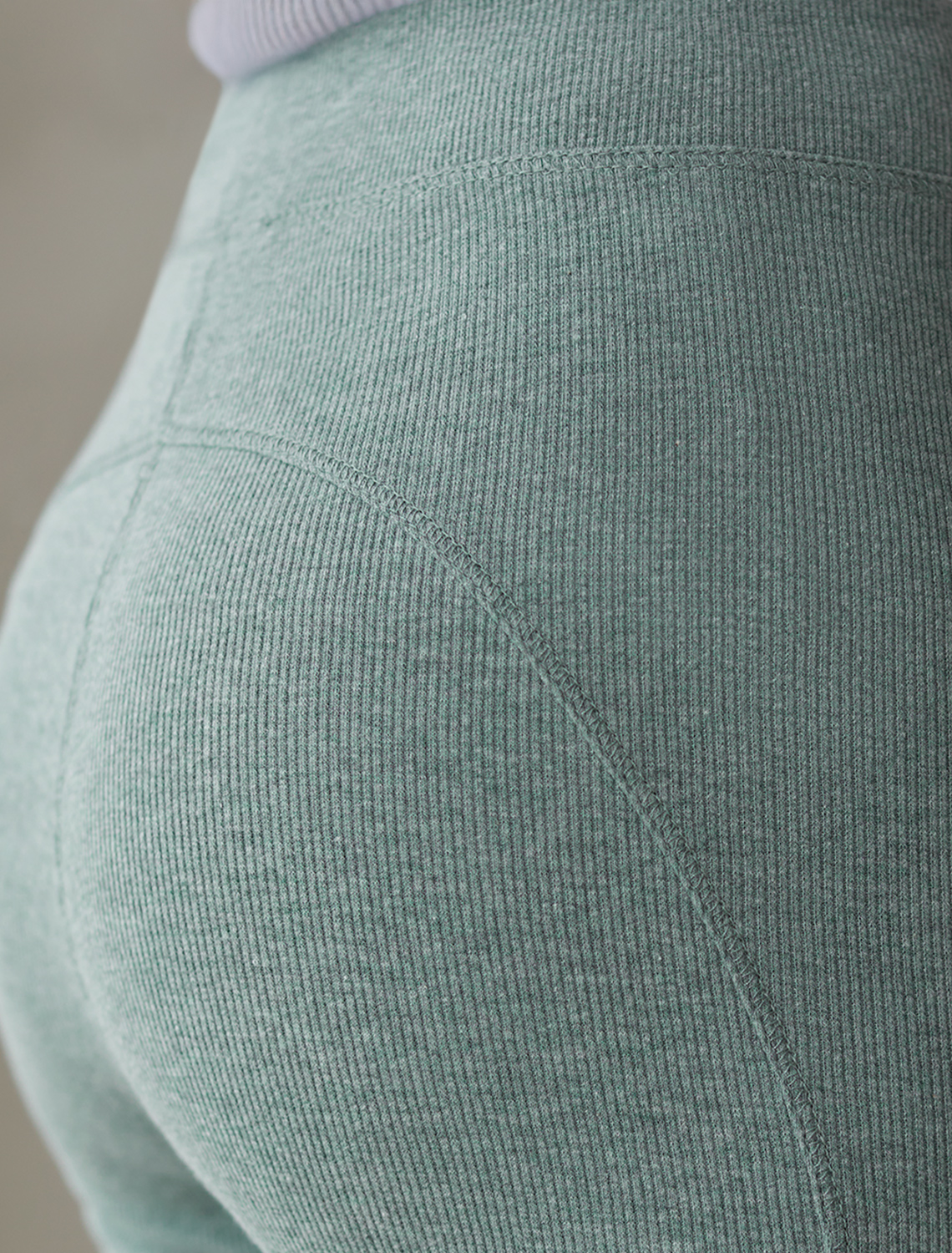 картинка Капри женские оливковый меланж магазин Одежда+ являющийся официальным дистрибьютором в России 