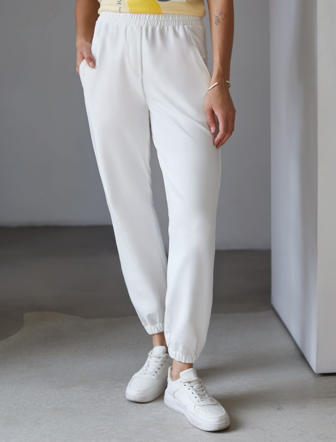 картинка Брюки женские белый от магазина Одежда+