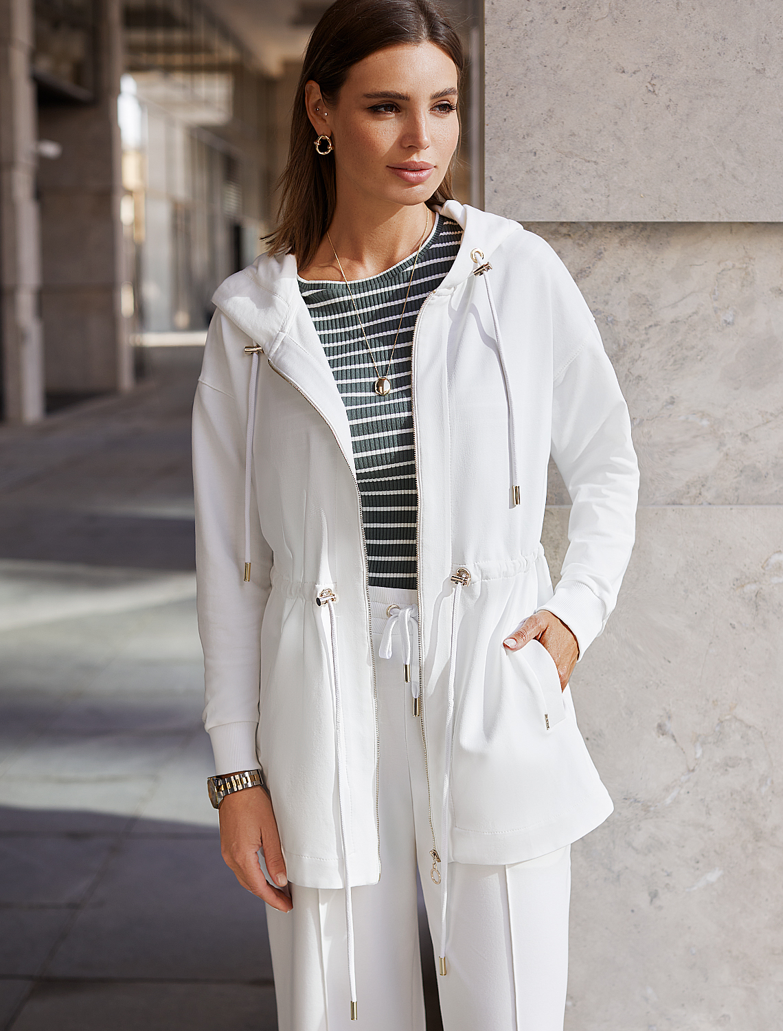 картинка Джемпер женский белый от магазина Одежда+