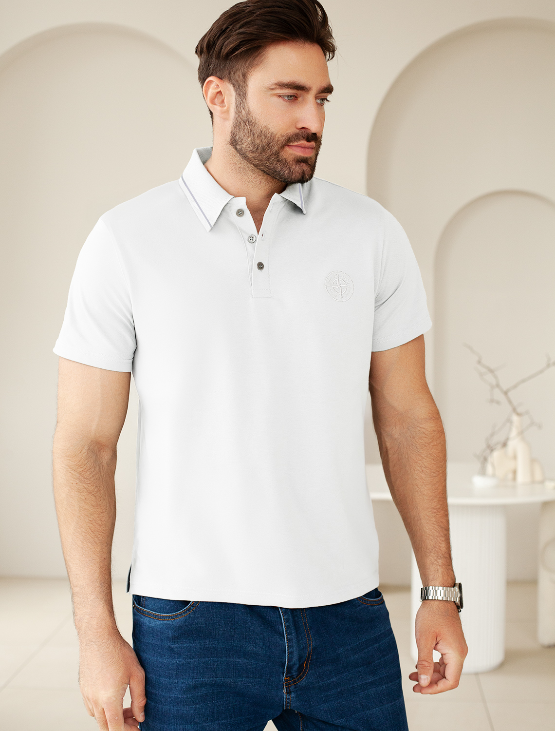 картинка Футболка мужская белый с полосой магазин Одежда+ являющийся официальным дистрибьютором в России 